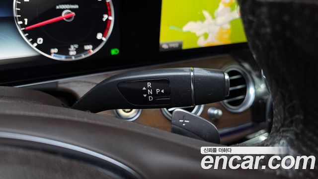 Mercedes-Benz E-Class 2018 — photo 12