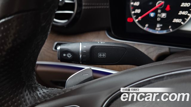 Mercedes-Benz E-Class 2018 — photo 28