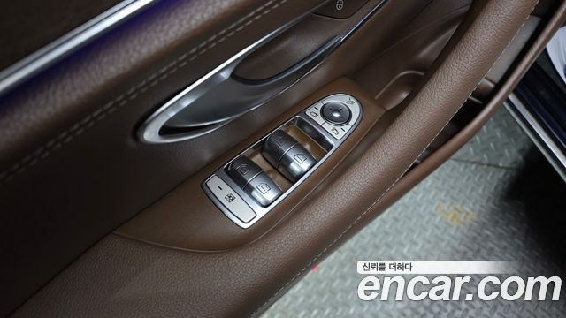 Mercedes-Benz E-Class 2018 — photo 29