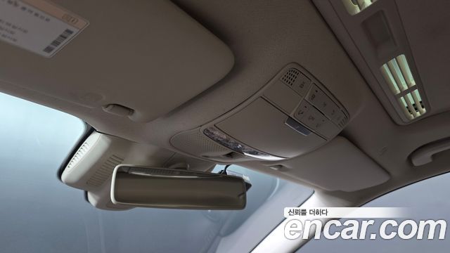 Mercedes-Benz E-Class 2018 — photo 30