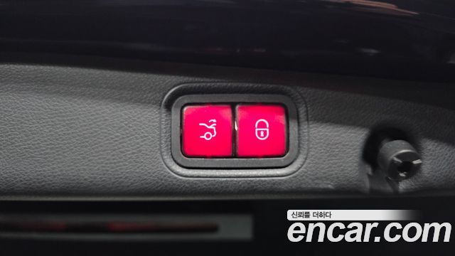 Mercedes-Benz E-Class 2018 — photo 31