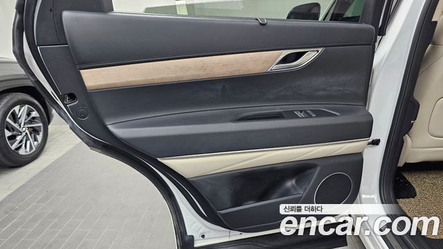 Genesis GV80 2021 — photo 15