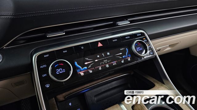 Genesis GV80 2021 — photo 32