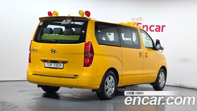 Hyundai Starex 2021 — photo 2