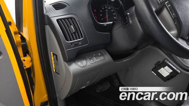 Hyundai Starex 2021 — photo 13