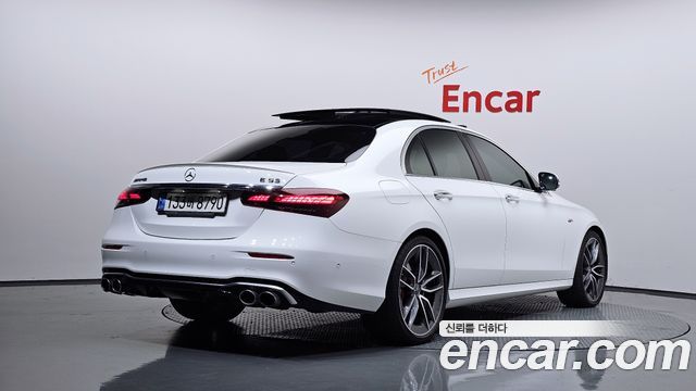 Mercedes-Benz E-Class 2022 — photo 2