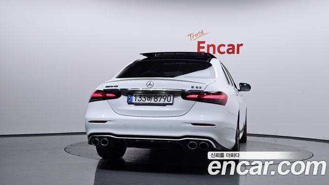 Mercedes-Benz E-Class 2022 — photo 4