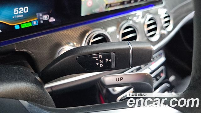 Mercedes-Benz E-Class 2022 — photo 12