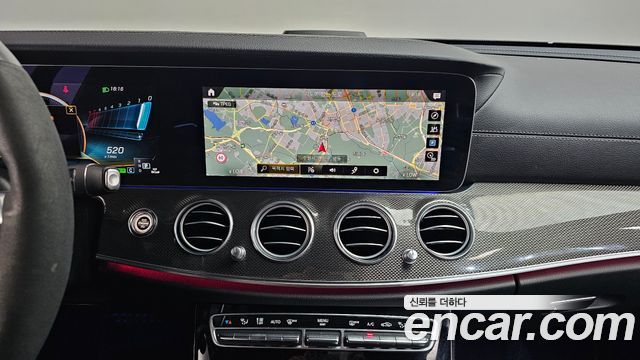 Mercedes-Benz E-Class 2022 — photo 18
