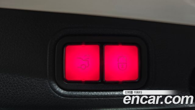Mercedes-Benz E-Class 2022 — photo 22