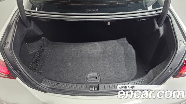 Mercedes-Benz E-Class 2022 — photo 23