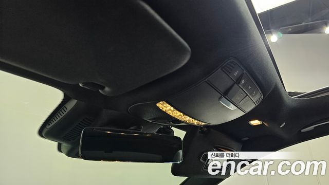 Mercedes-Benz E-Class 2022 — photo 24
