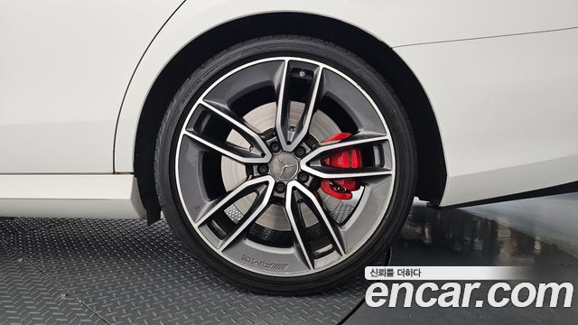 Mercedes-Benz E-Class 2022 — photo 7