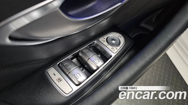 Mercedes-Benz E-Class 2022 — photo 28