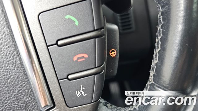 Land Rover Discovery 2016 — photo 12
