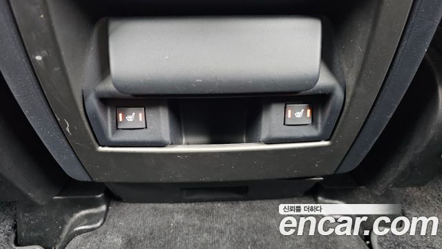 Land Rover Discovery 2016 — photo 13