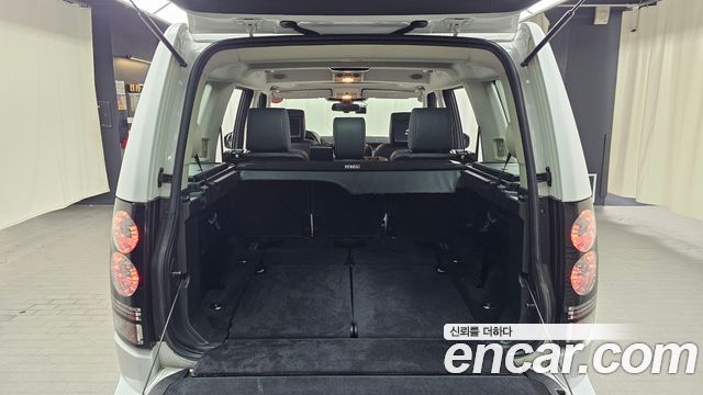Land Rover Discovery 2016 — photo 18