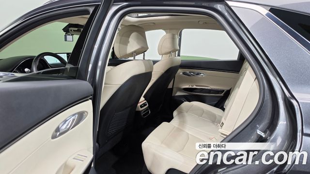 Genesis GV70 2021 — photo 17