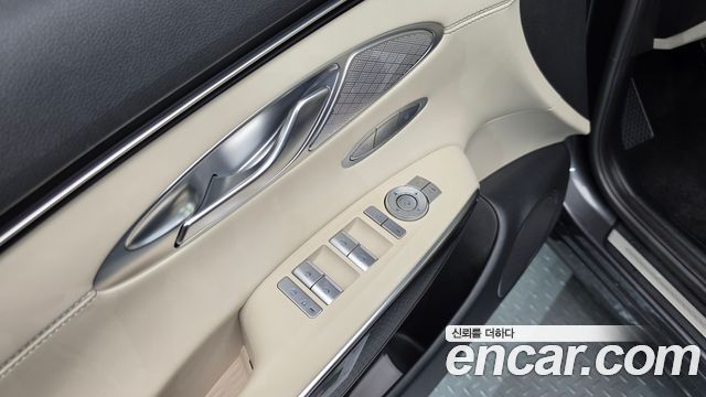 Genesis GV70 2021 — photo 25
