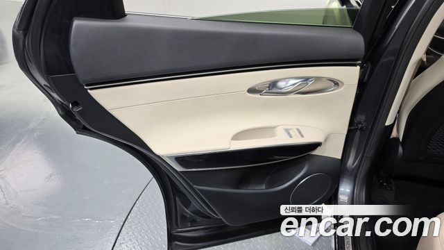 Genesis GV70 2021 — photo 15