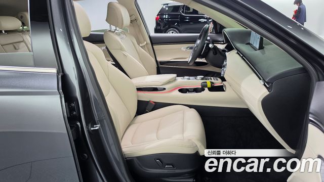 Genesis GV70 2021 — photo 16