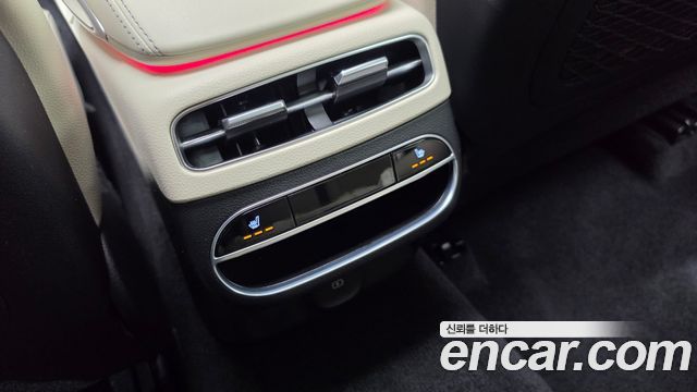 Genesis GV70 2021 — photo 27
