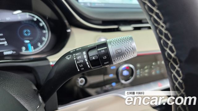 Genesis GV70 2021 — photo 29