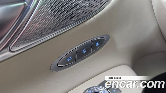 Genesis GV70 2021 — photo 30