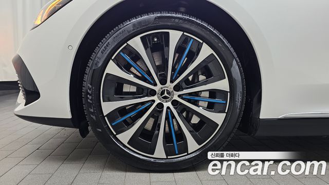 Mercedes-Benz EQE 2023 — photo 5