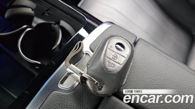 Mercedes-Benz EQE 2023 — photo 22