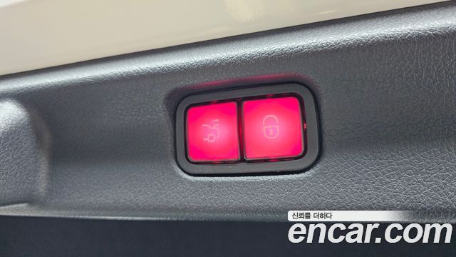 Mercedes-Benz EQE 2023 — photo 24