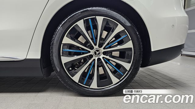 Mercedes-Benz EQE 2023 — photo 7