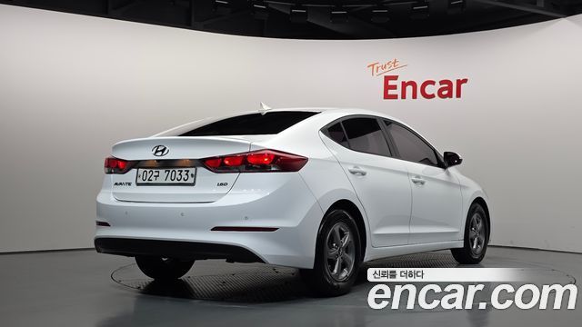 Hyundai AVANTE 2018 — photo 2