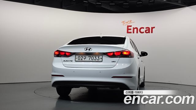 Hyundai AVANTE 2018 — photo 4