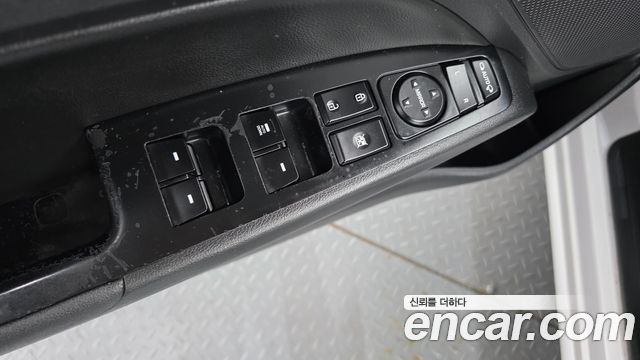 Hyundai AVANTE 2018 — photo 11