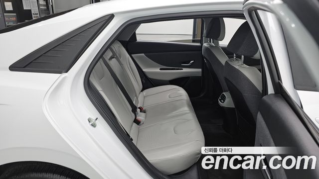 Hyundai AVANTE 2023 — photo 11