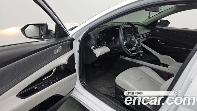 Hyundai AVANTE 2023 — photo 12