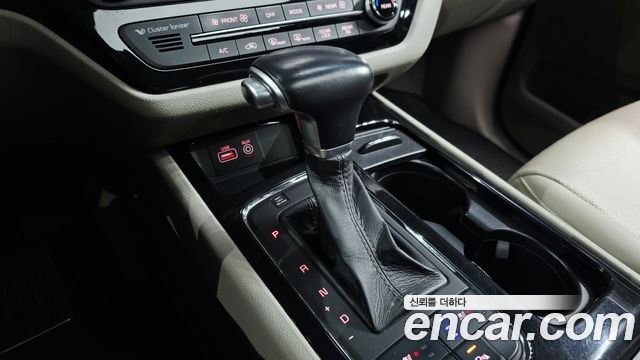 Kia Canival 2017 — photo 9