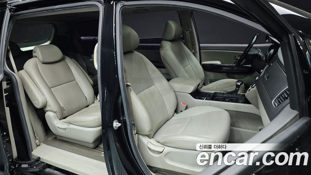 Kia Canival 2017 — photo 12