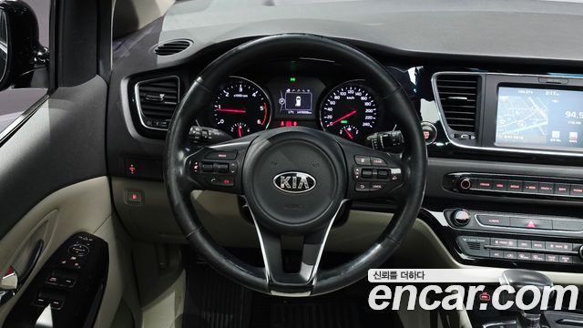 Kia Canival 2017 — photo 13