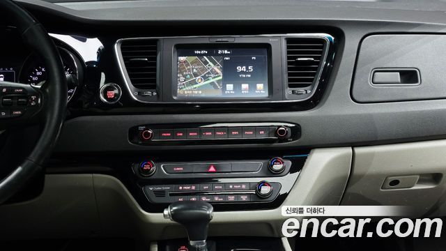 Kia Canival 2017 — photo 14