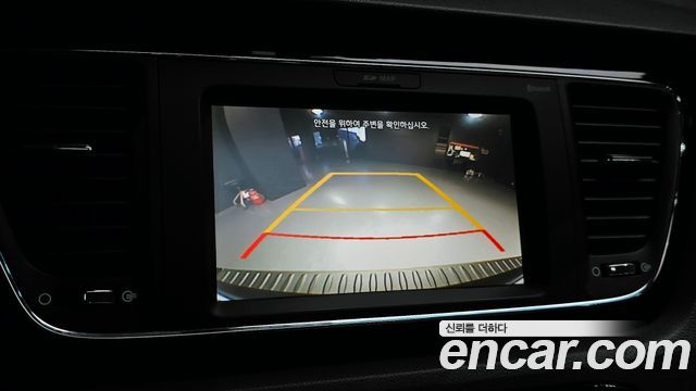 Kia Canival 2017 — photo 16