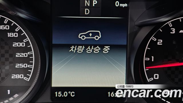 Mercedes-Benz GLC-Class 2019 — photo 23