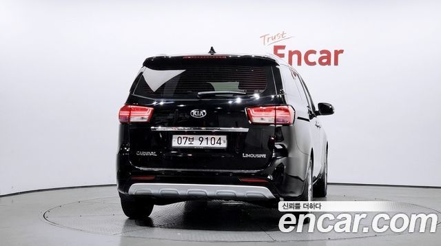 Kia Canival 2017 — photo 4
