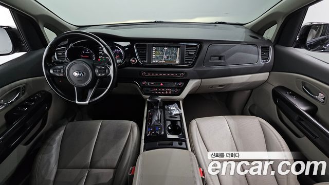 Kia Canival 2017 — photo 10