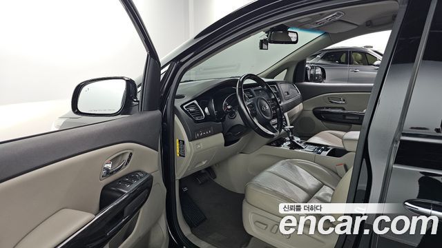 Kia Canival 2017 — photo 13