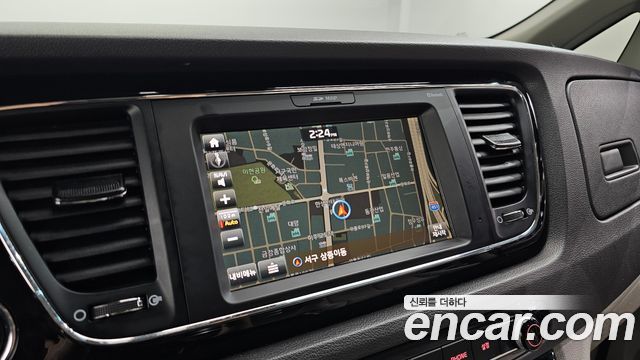 Kia Canival 2017 — photo 19