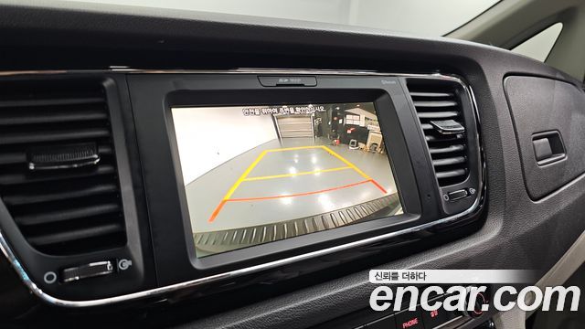 Kia Canival 2017 — photo 20