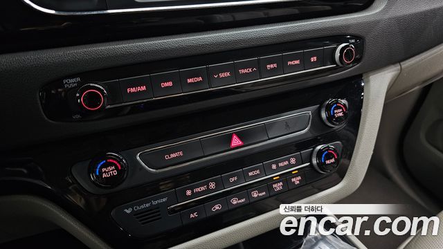 Kia Canival 2017 — photo 21