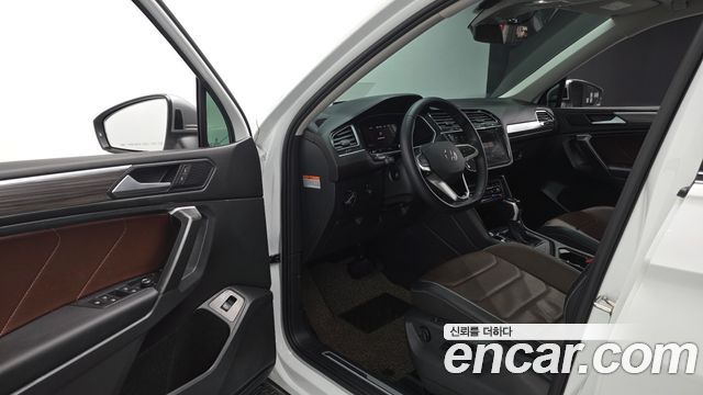 Volkswagen Tiguan 2024 — photo 13